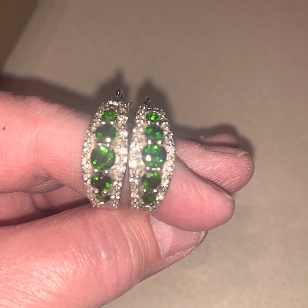JTV genuine Chrome Diopside earrings. Sterling silver w/Rhodium plating.